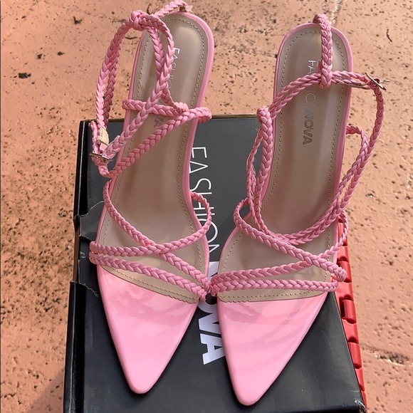 Heels - Picture 4 of 4